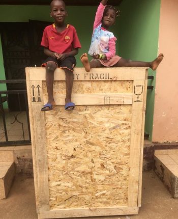 Los 625 Kg de material médico ya están en Camerún