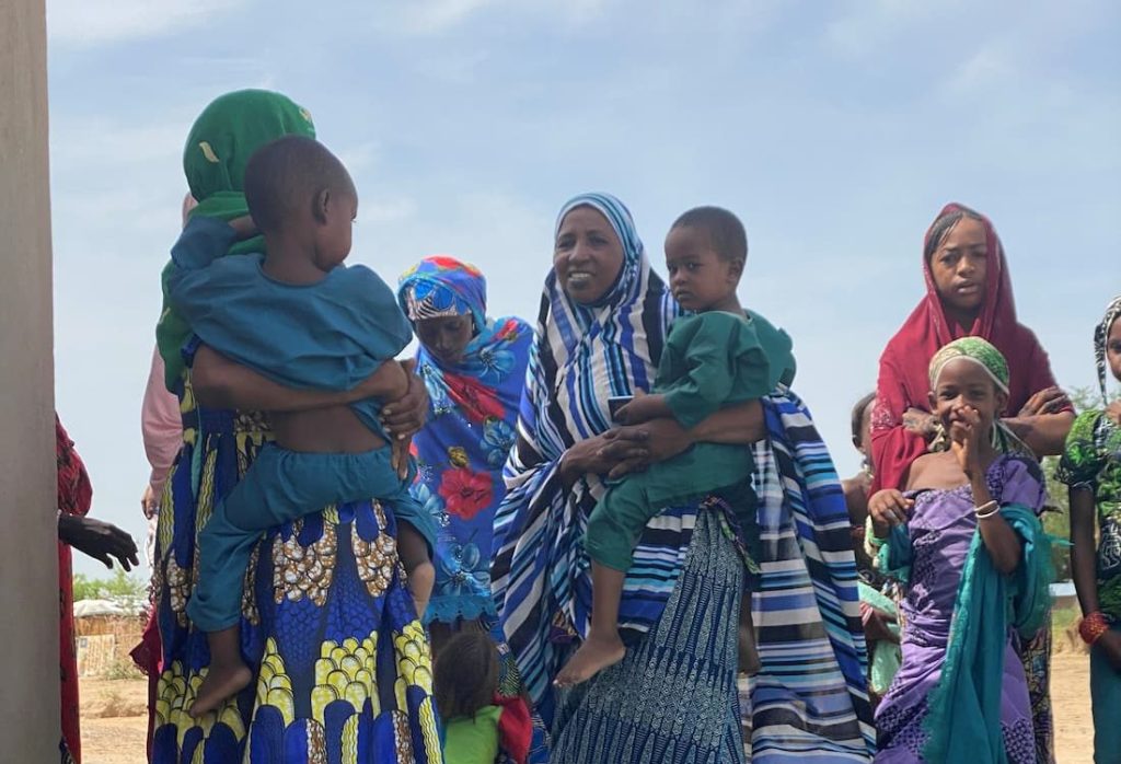 ampo-de-desplazados-externos-de-Djougoule-mujeres