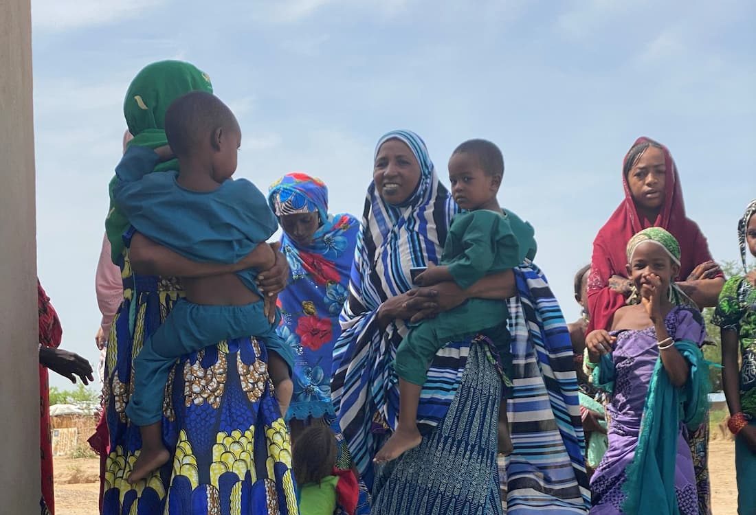 ampo-de-desplazados-externos-de-Djougoule-mujeres