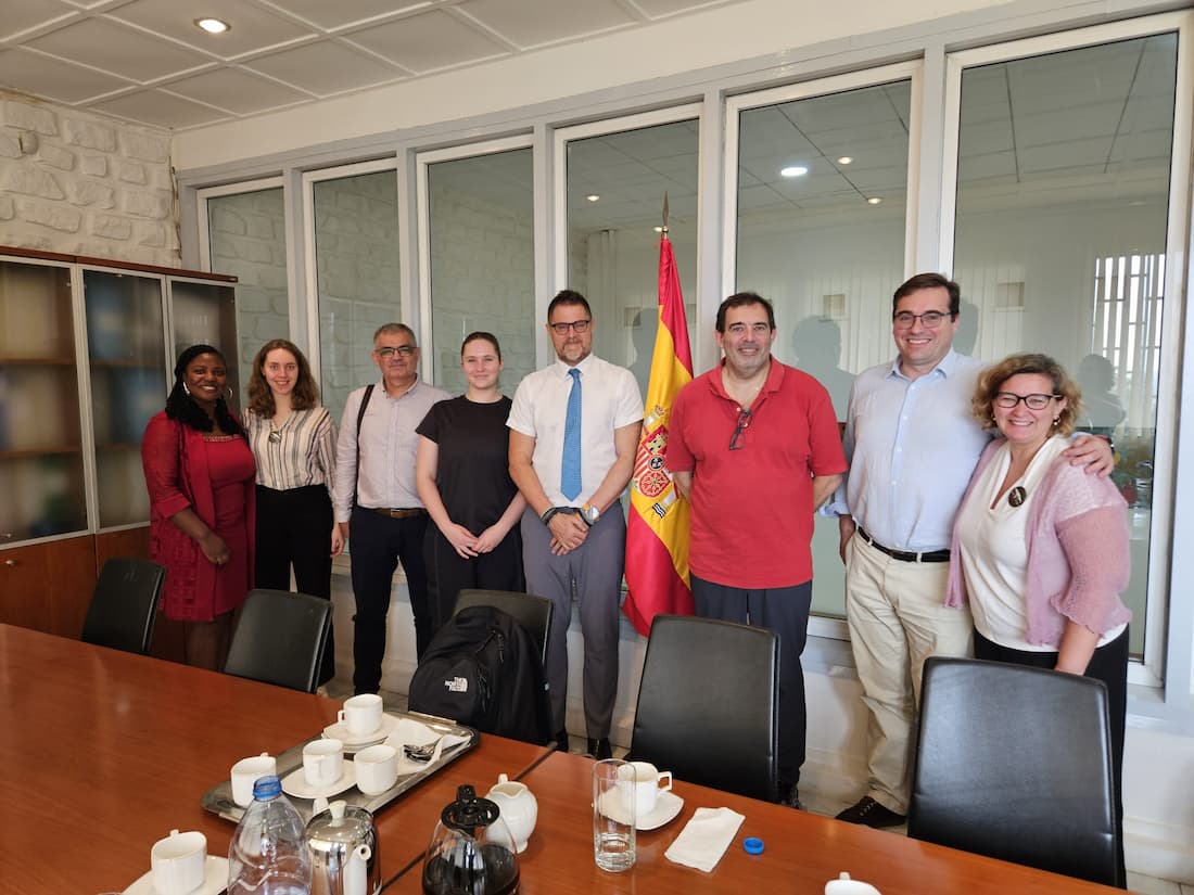 Encuentro embajada Camerún Ferrovial 02